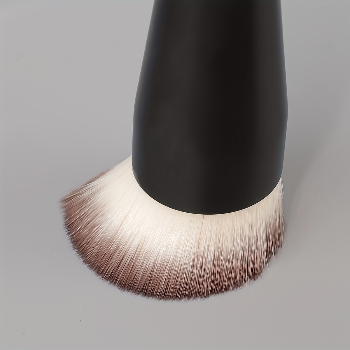 1 Set of Best-Selling 170 Foun - Group Head Brush review and price